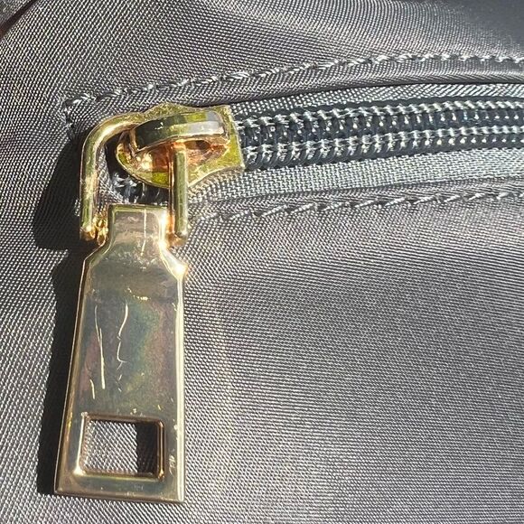 Gray bag 🩶 crossbody, backpack or shoulder bag 🩶 - Picture 3 of 7